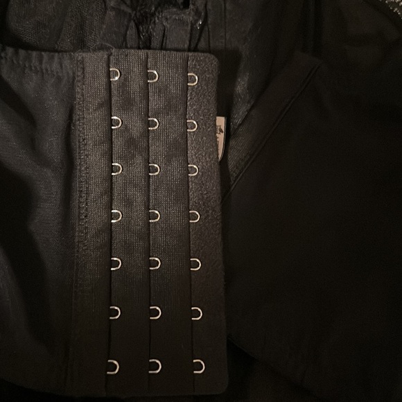 Victoria Secret 36C black lace top - Picture 3 of 4